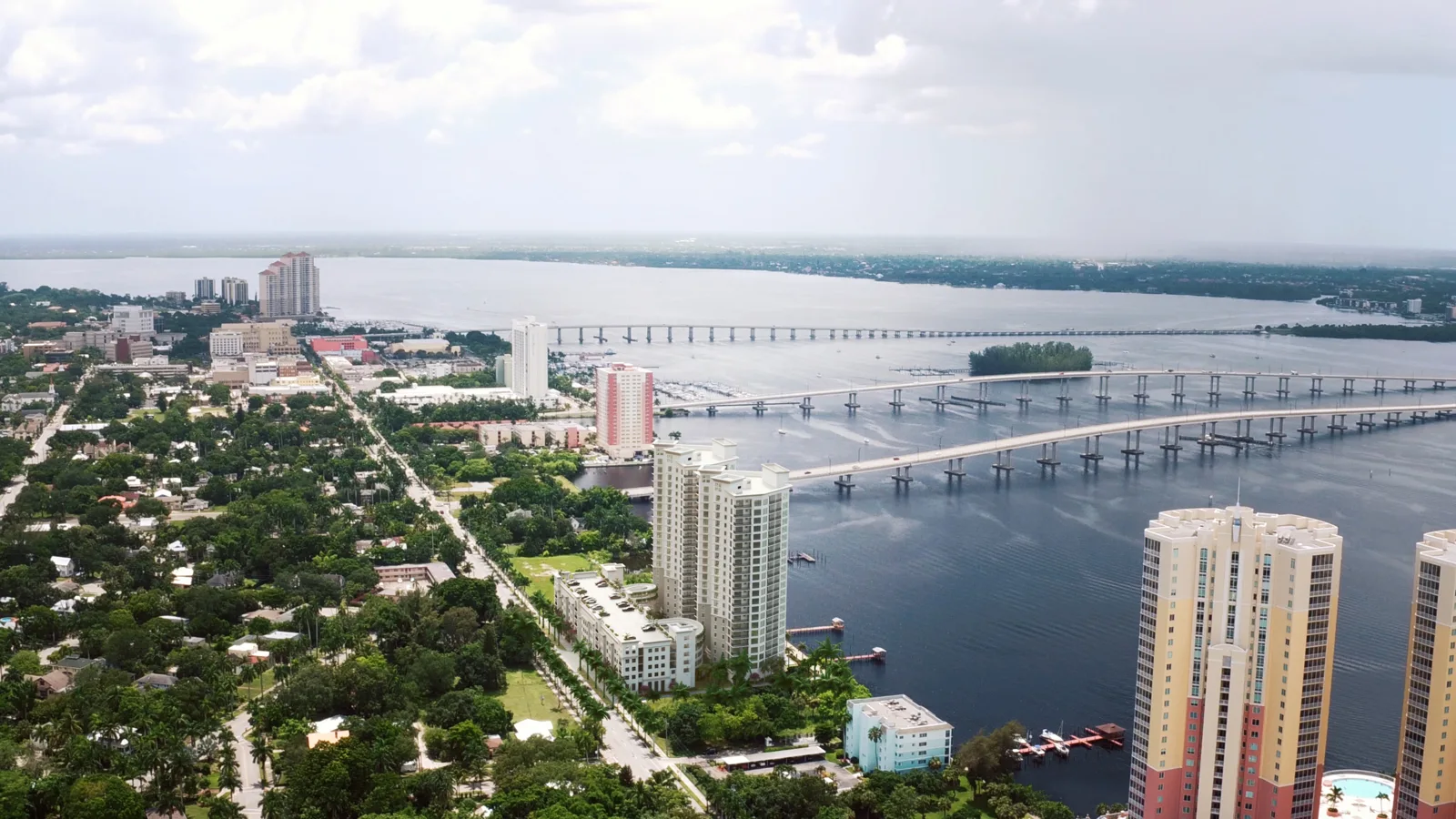 Prima Luce Life - Twin Condo Towers — image from original project materials